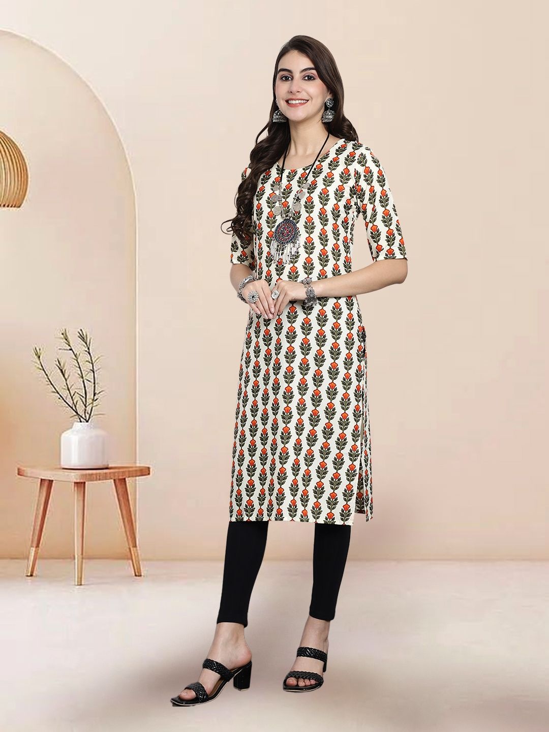 

7Threads Selection Of 2 Floral Printed Round Neck Straight Kurtas, Off white