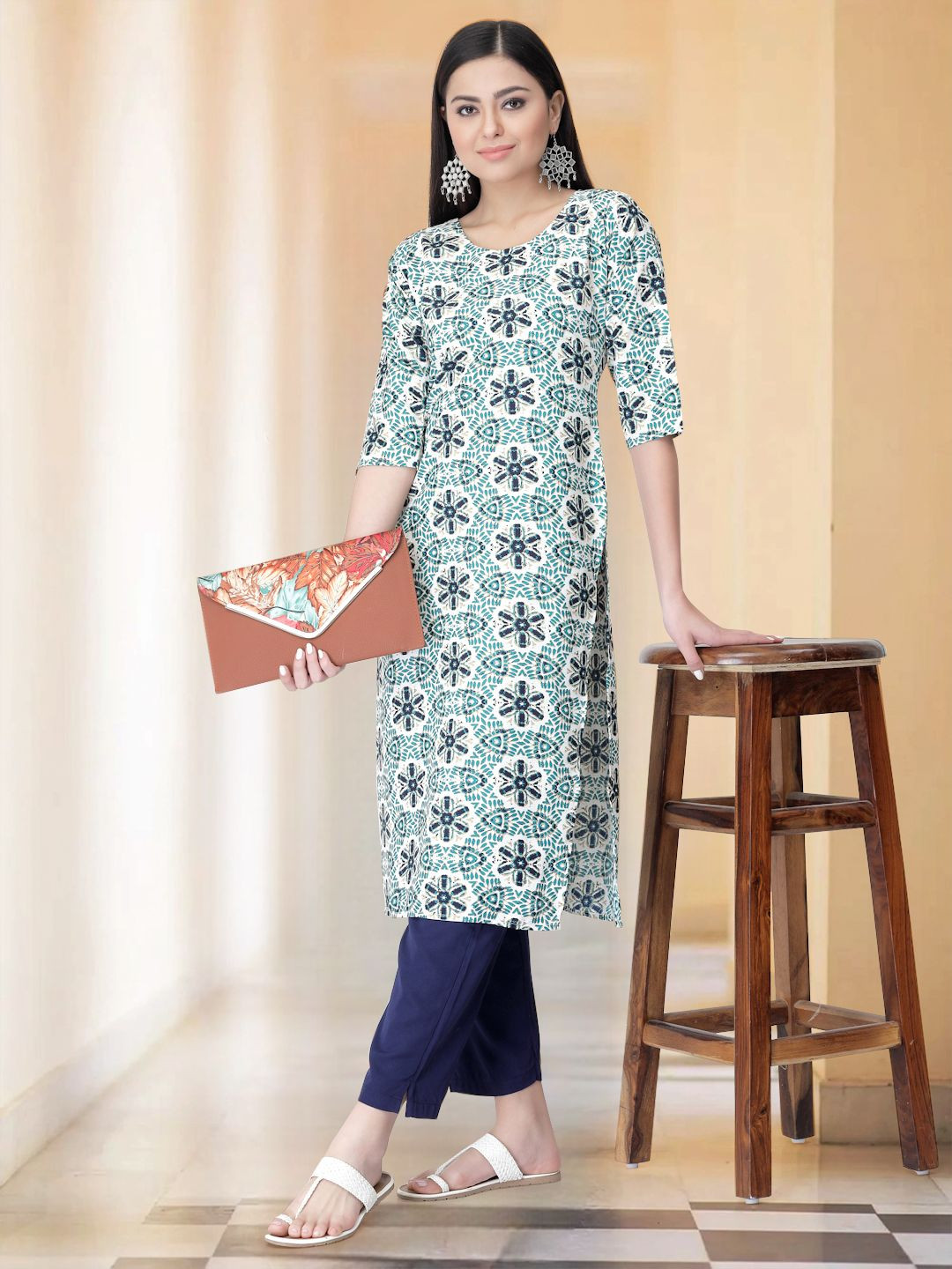 

7Threads Floral Printed Straight Roun-Neck Kurta with Trousers, Blue