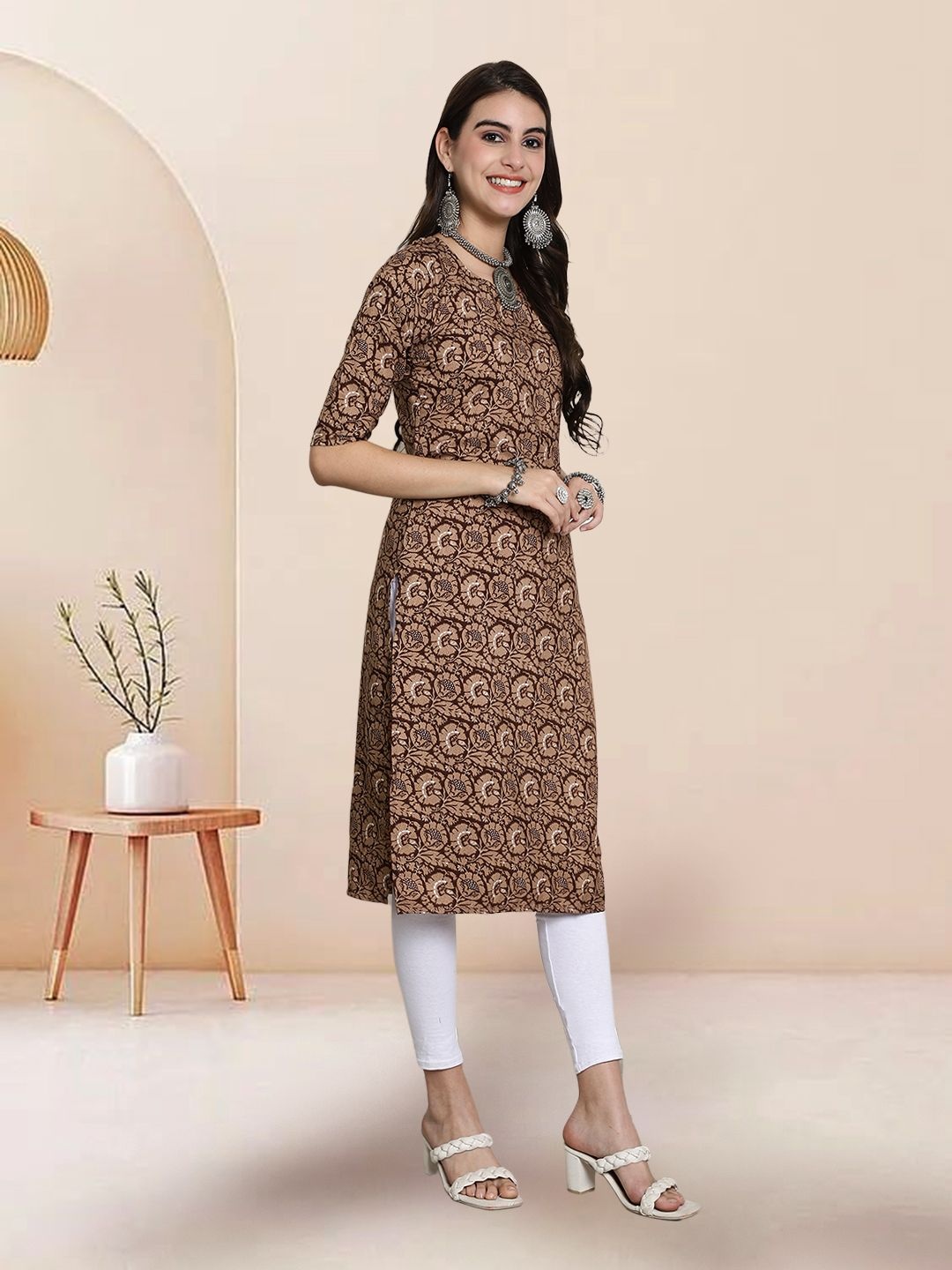 

7Threads Selection Of 2 Floral Printed Round Neck Straight Kurtas, Brown