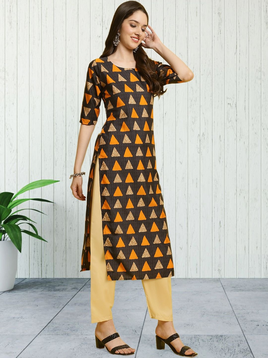 

7Threads Geometric Printed Straight Regular Kurta with Trousers, Black