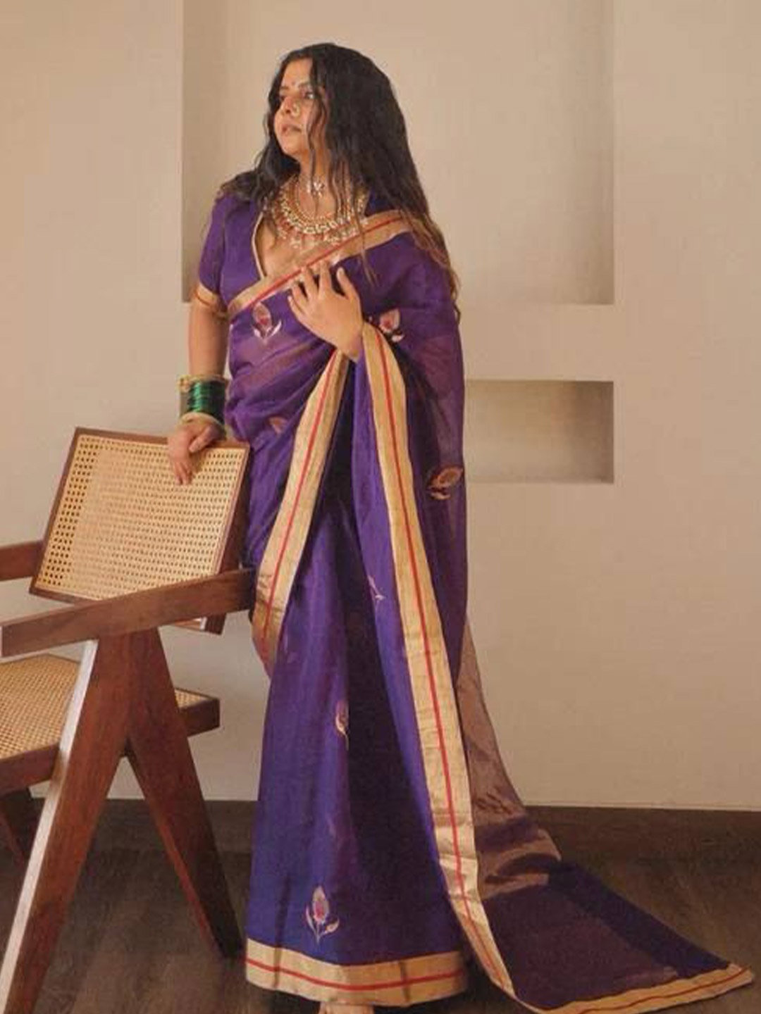 

Sanwariya Silk Woven Design Zari Silk Blend Kanjeevaram Saree, Violet