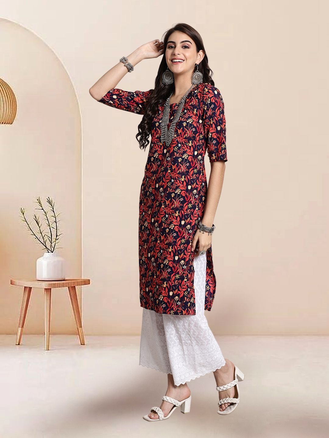 

7Threads Selection Of 2 Floral Printed Round Neck Straight Kurtas, Navy blue