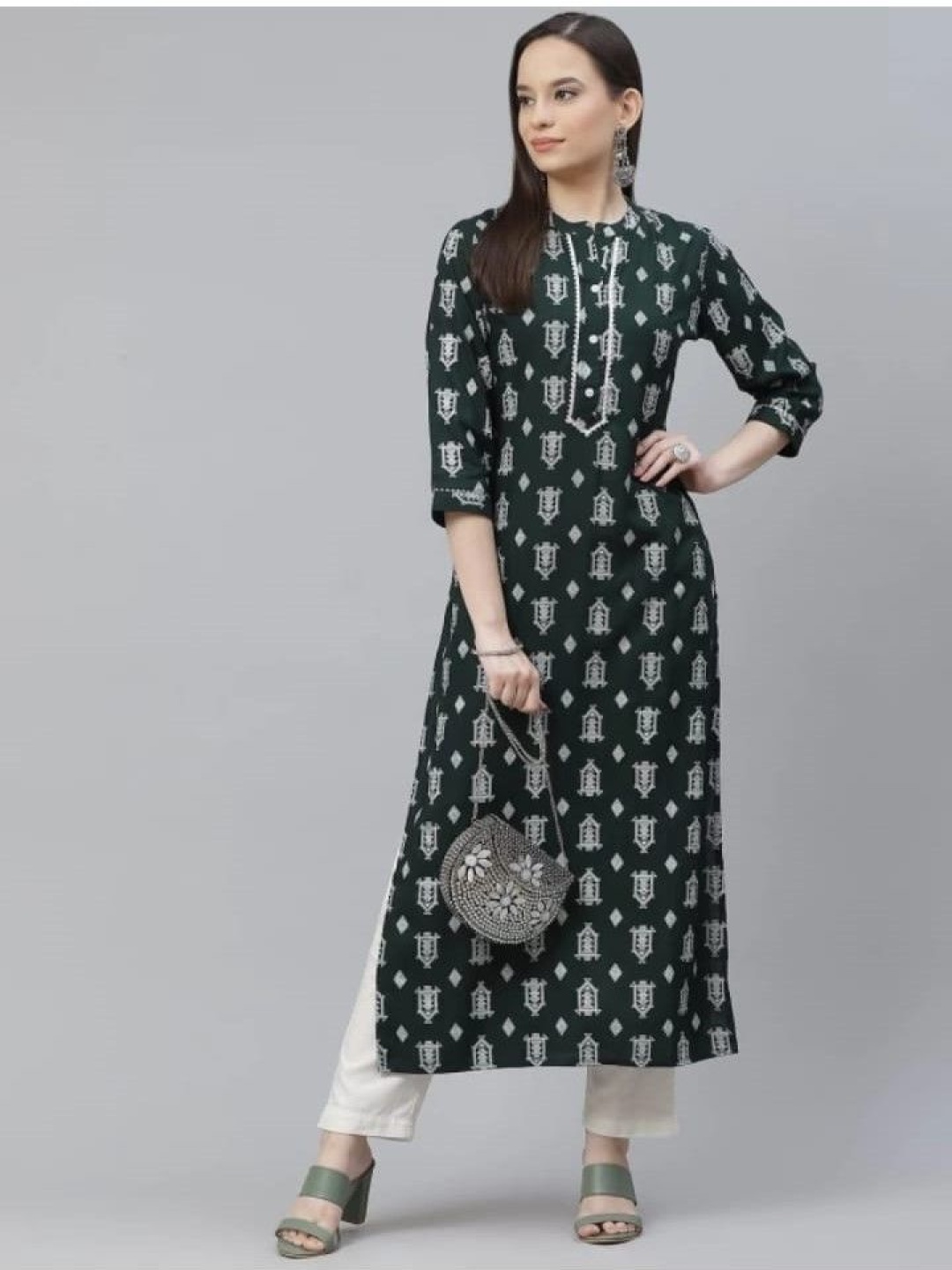 

Kraniky Apparels Ethnic Motifs Printed Gotta Patti Mandarin Collar Straight Kurta, Green