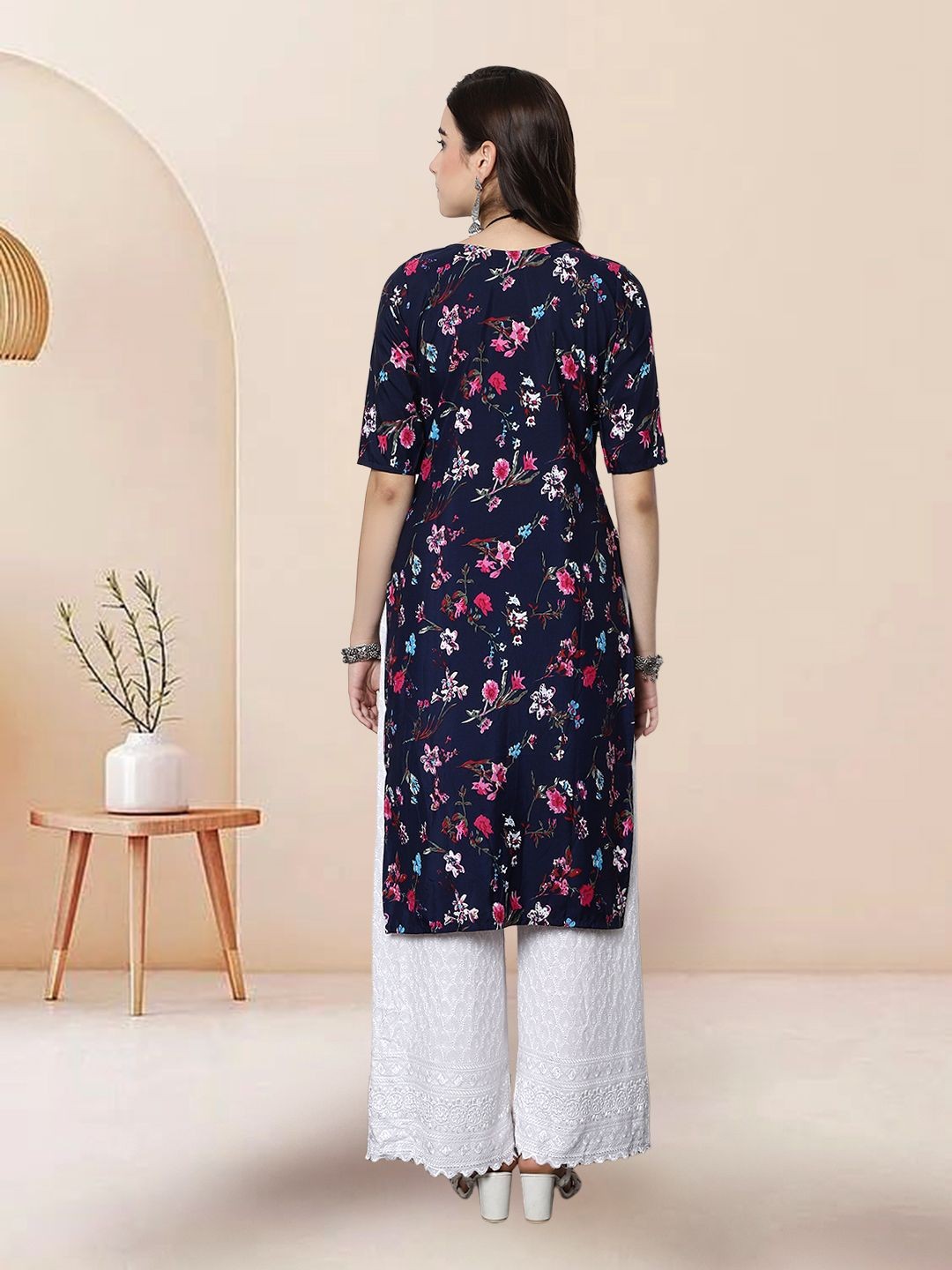 

7Threads Selection Of 2 Floral Printed Round Neck Straight Kurta, Navy blue