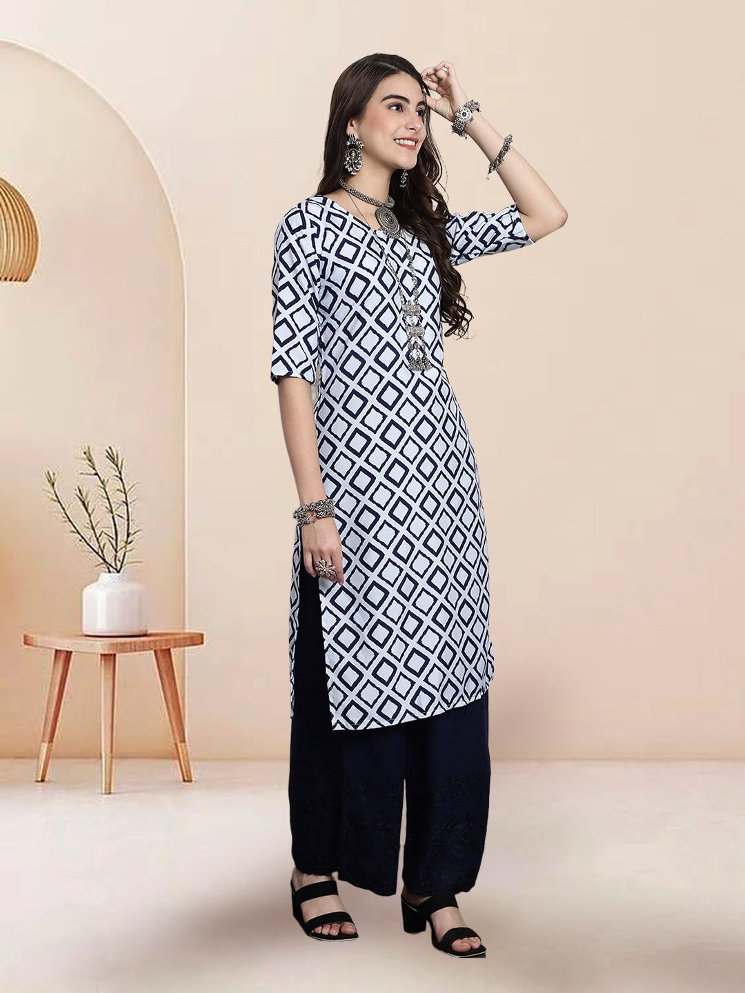 

7Threads Selection Of 2 Geometric Printed Round Neck Straight Kurtas, Blue