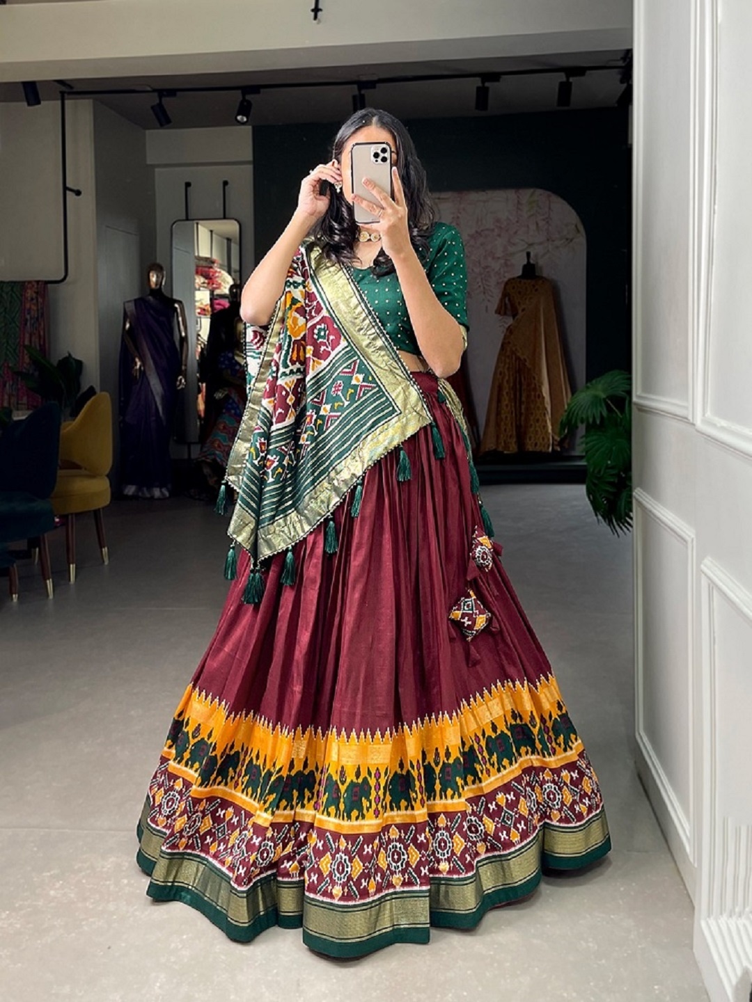 

BAESD Printed Semi-Stitched Lehenga & Unstitched Blouse With Dupatta, Maroon