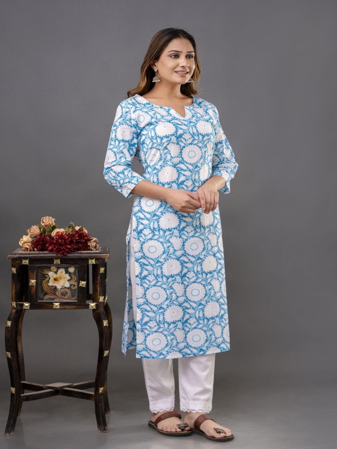 

Shivaradhya Designers Women Floral Printed Regular Pure Cotton Kurta with Trousers, Blue