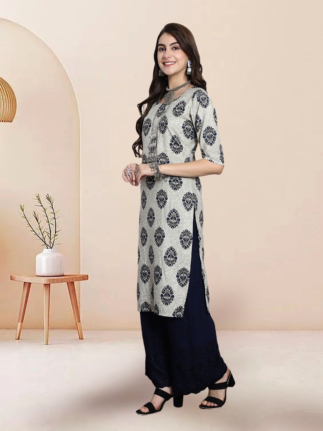 

7Threads Selection Of 3 Floral Printed Round Neck Straight Kurtas, Grey