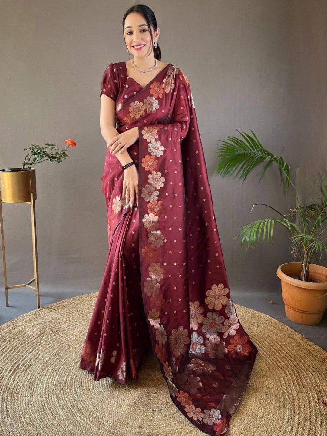 

Sitanjali Woven Design Silk Blend Kanjeevaram Saree, Maroon