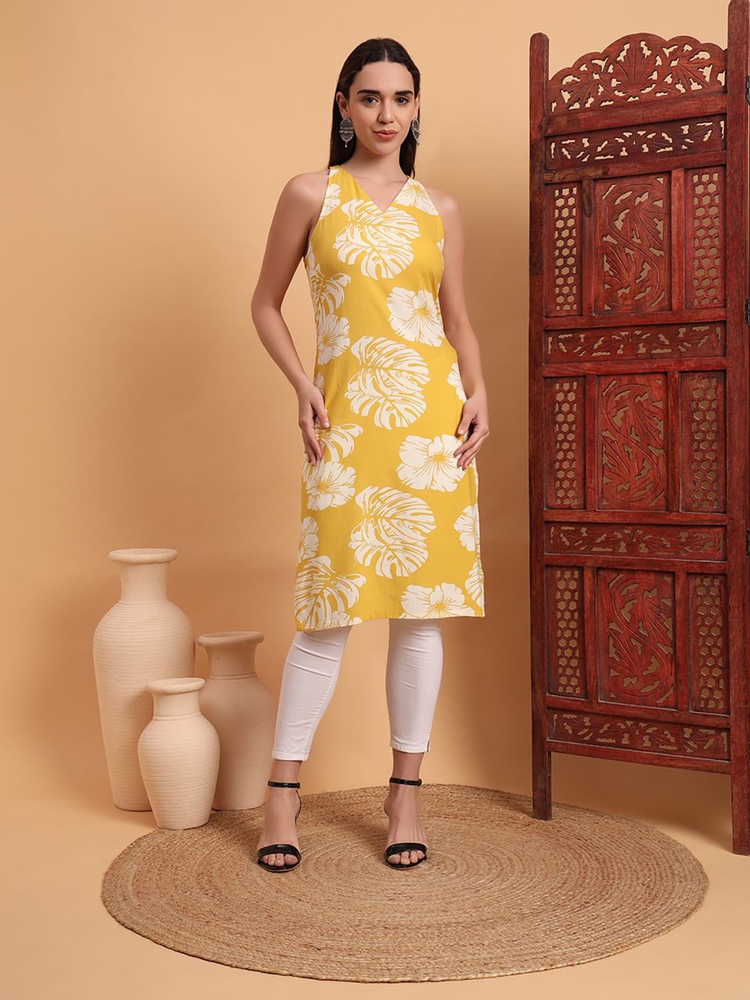 

Anouk Rustic Floral Printed Halter Neck Straight Kurta, Yellow