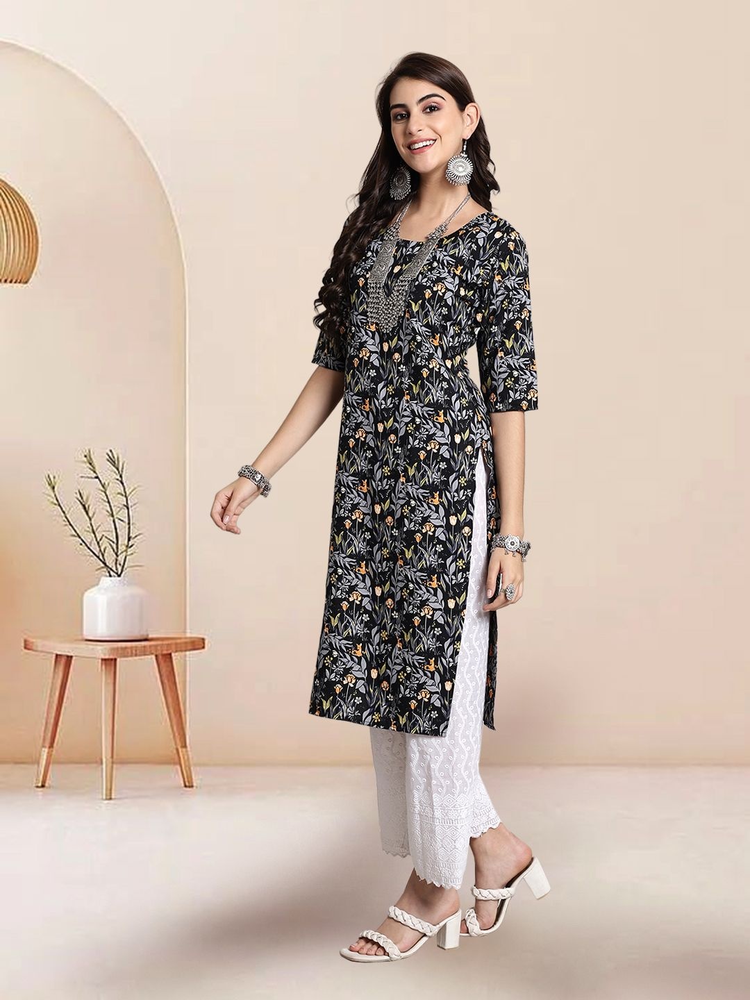 

7Threads Selection Of 3 Floral Printed Round Neck Straight Kurtas, Black
