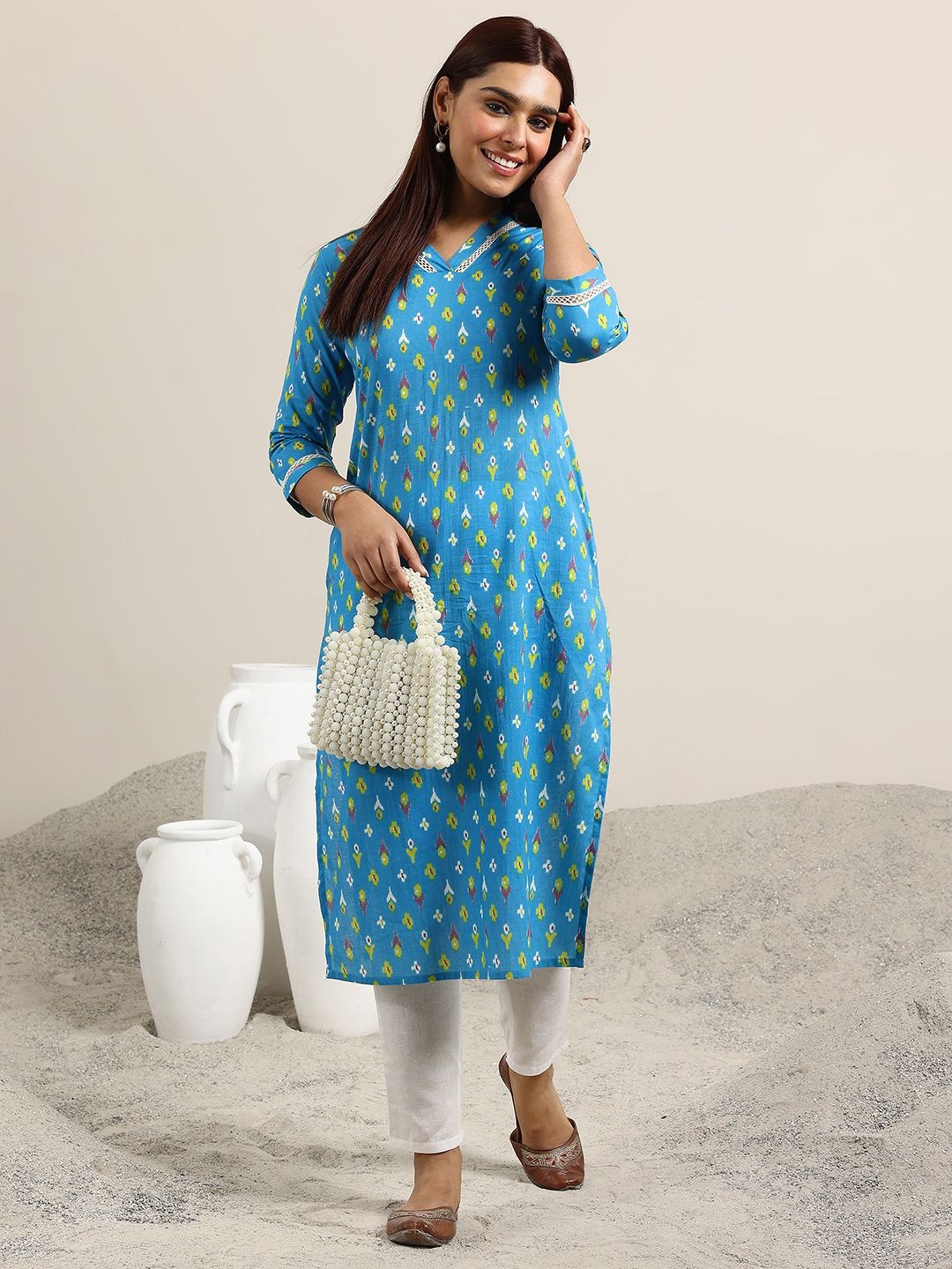 

Libas Floral Printed V-Neck Straight Kurta, Blue