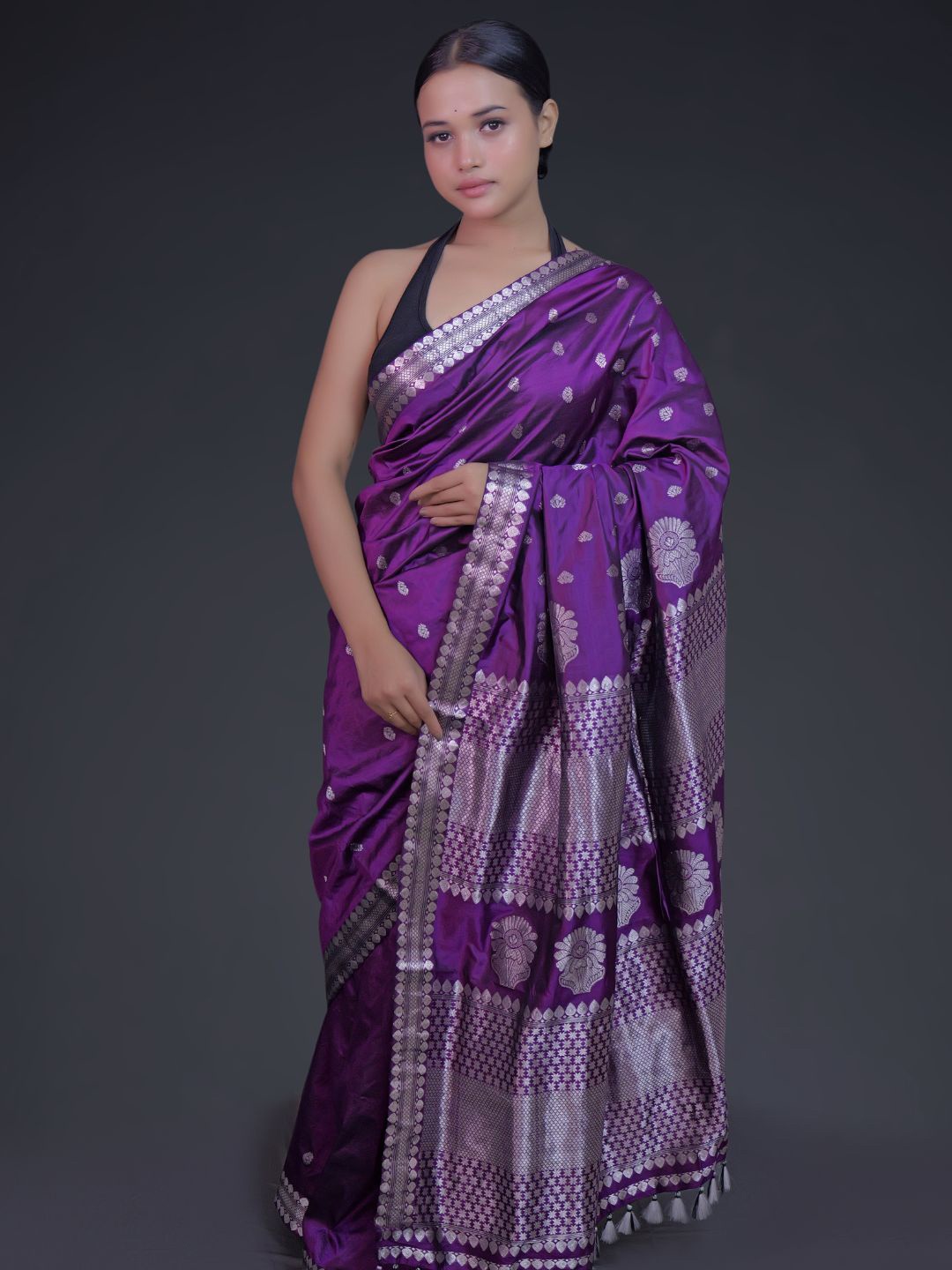 

Mayuri Silk Floral Zari Pure Silk Saree, Purple