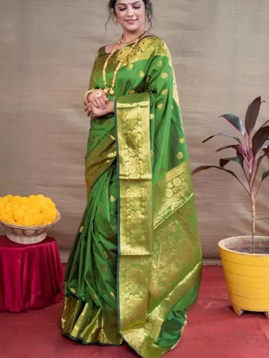 

SAADHVI Woven Design Zari Pure Silk Designer Kanjeevaram Saree, Green