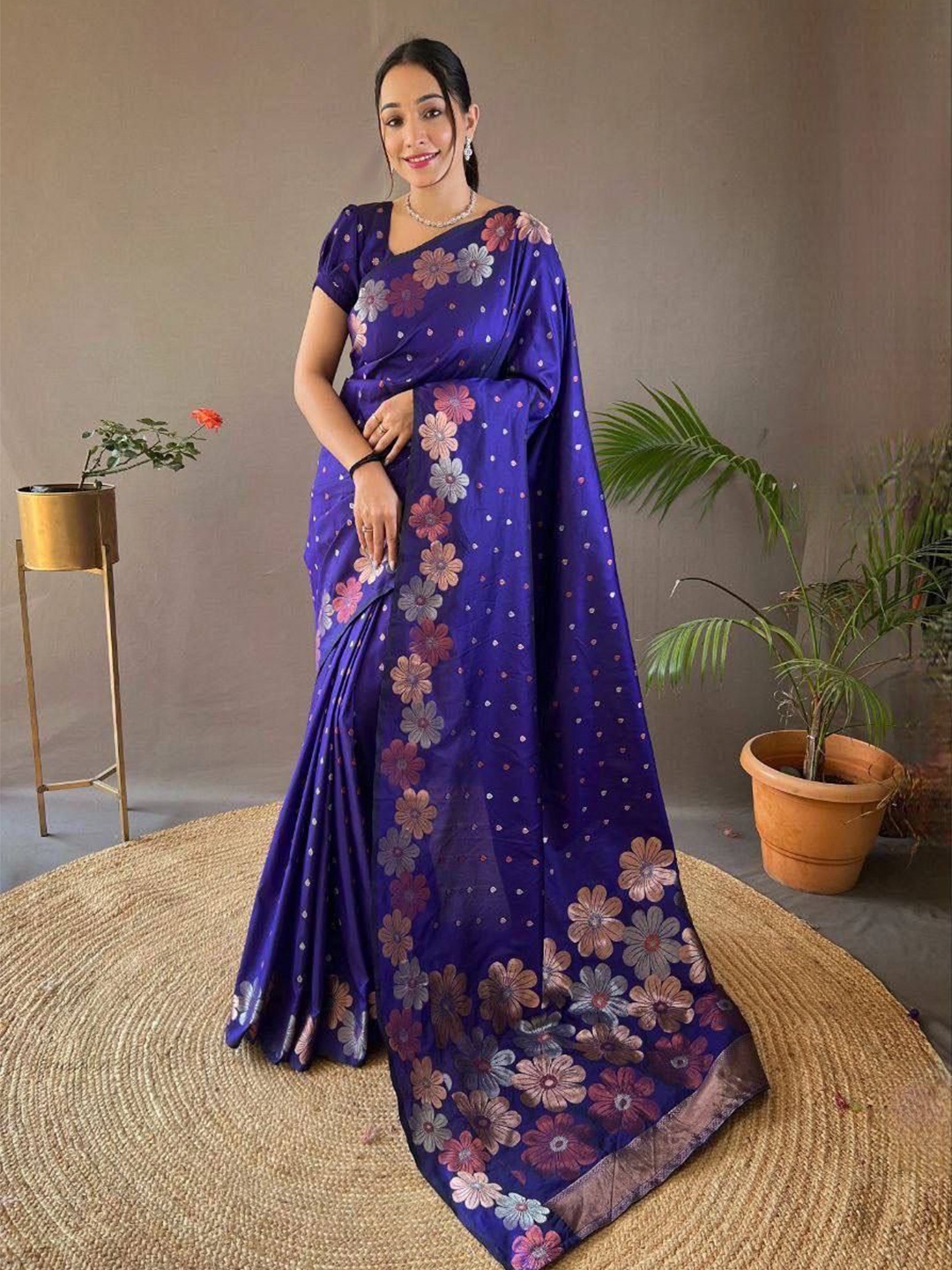 

Sanwariya Silk Woven Design Zari Silk Blend Kanjeevaram Saree, Blue