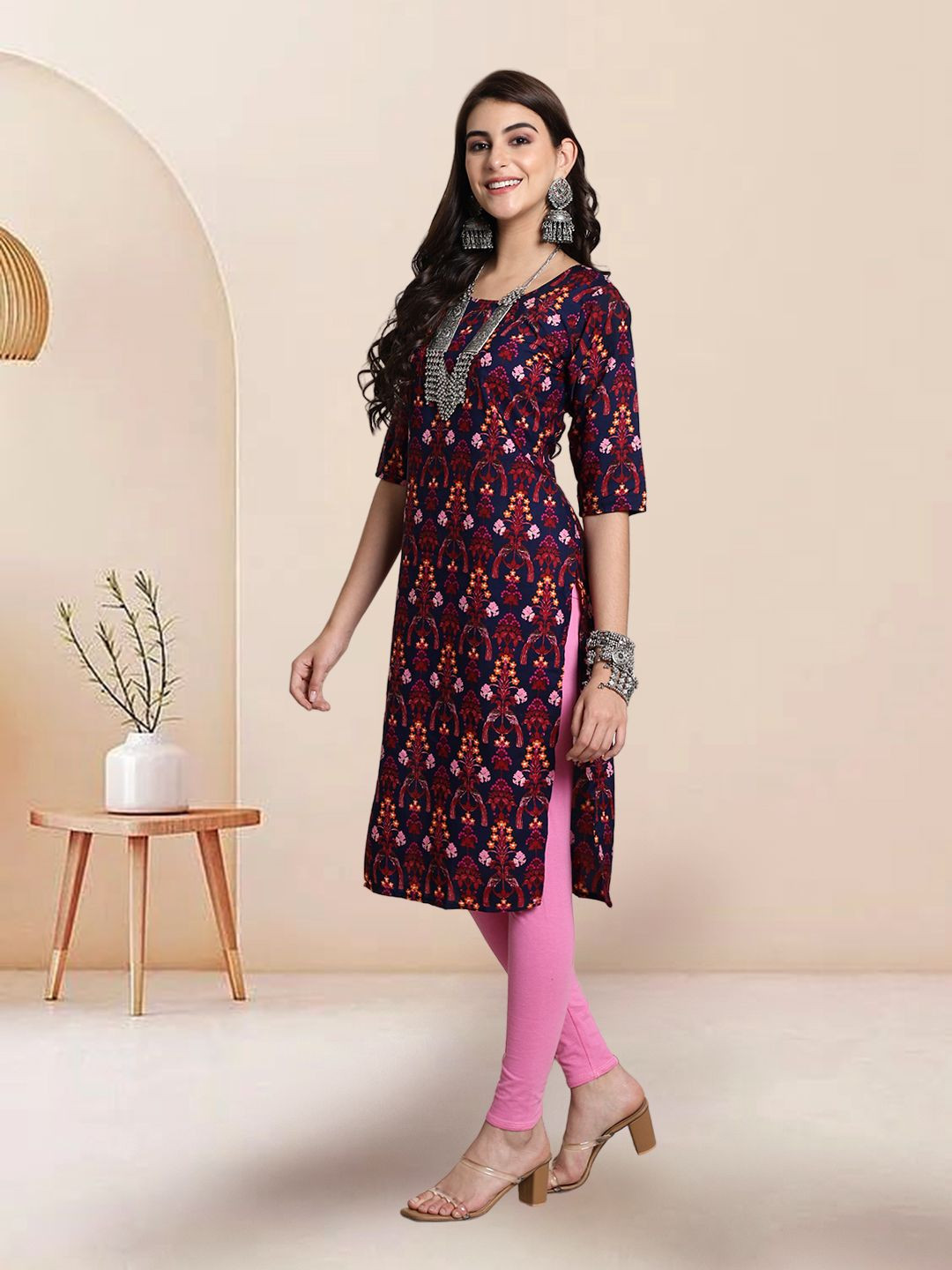 

7Threads Selection Of 4 Floral Printed Round Neck Straight Kurtas, Black