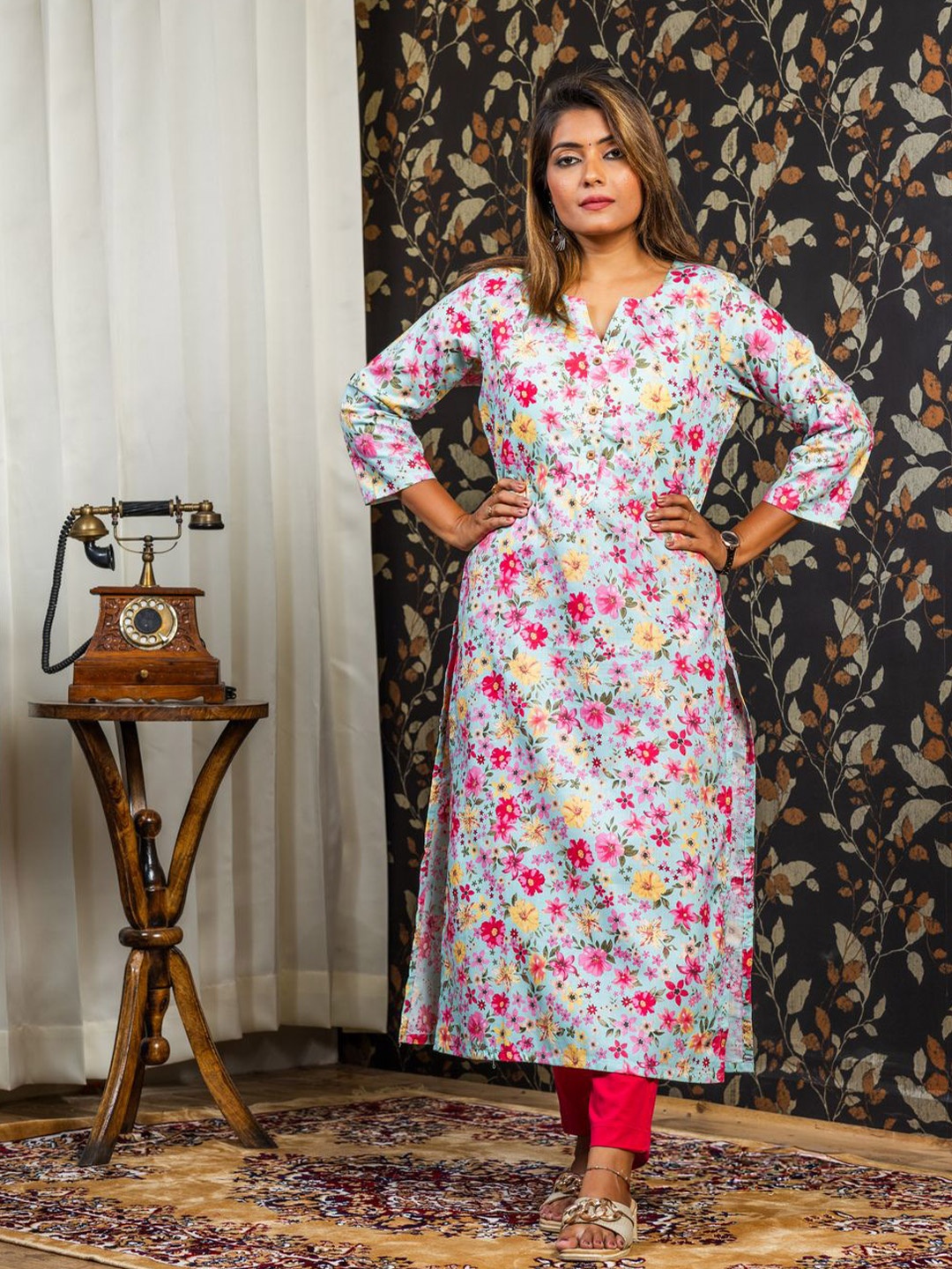 

Ellazia Floral Printed Notch Neck Cotton Straight Kurta, Blue