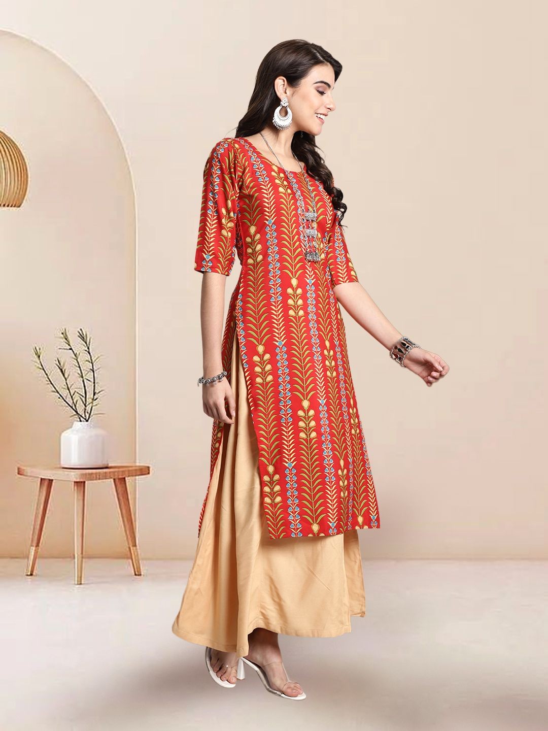 

7Threads Selection Of 2 Floral Printed Round Neck Straight Kurtas, Red
