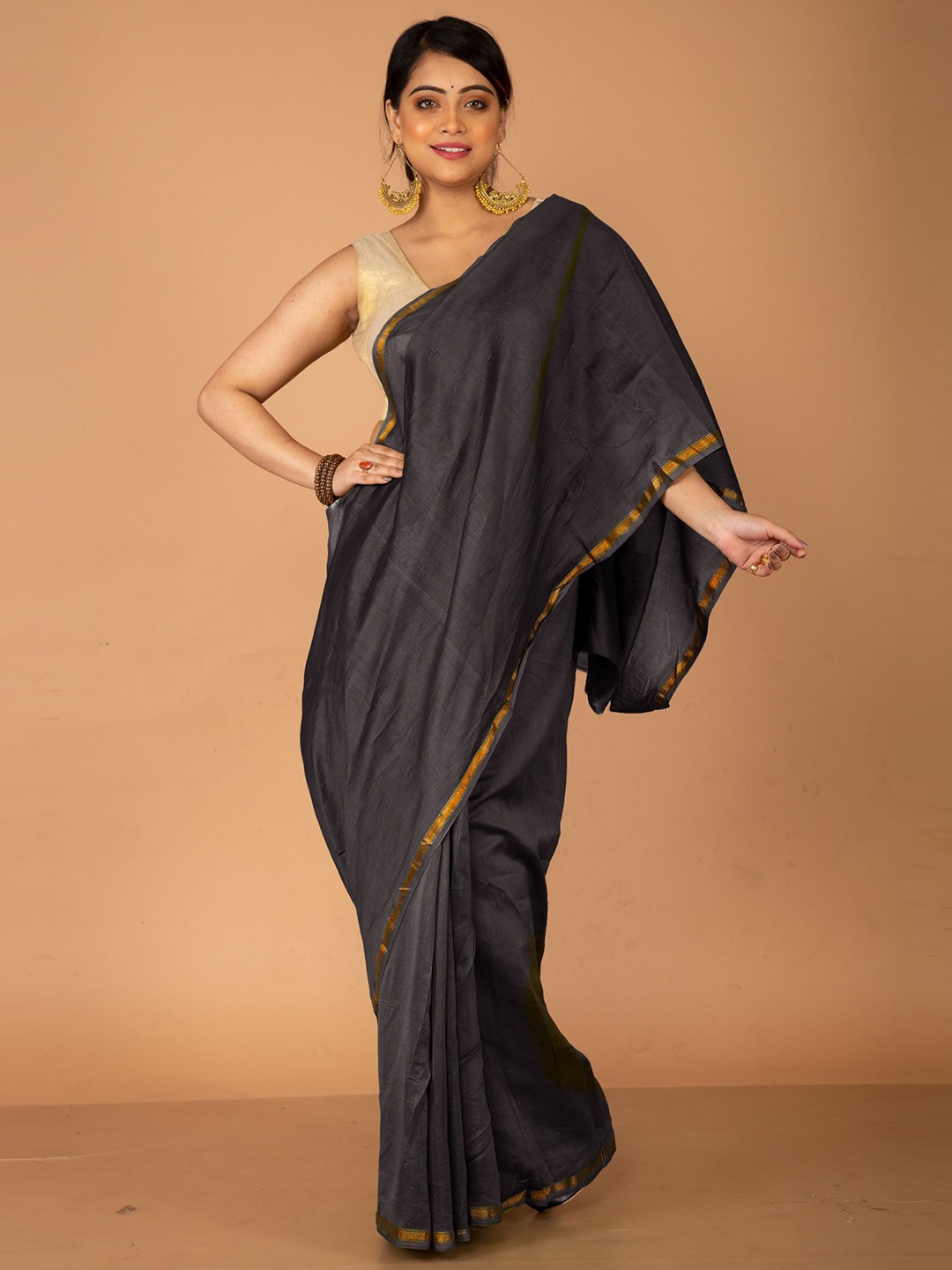 

Unnati Silks Floral Zari Silk Cotton Handloom Chanderi Saree, Black