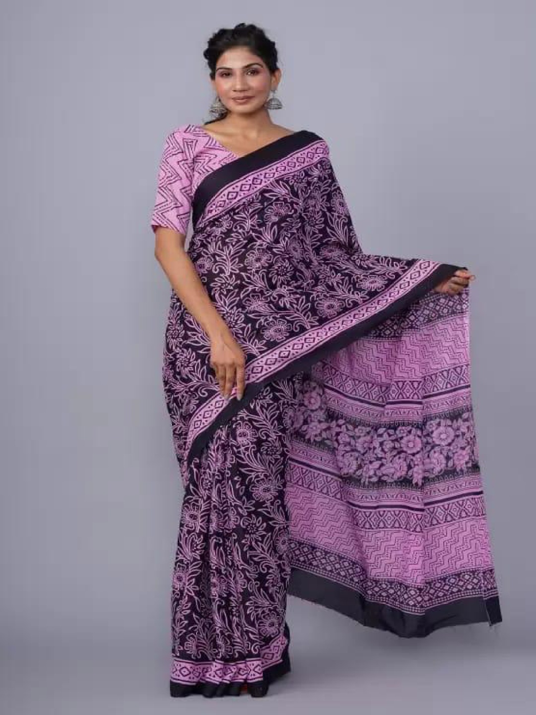 

TROPWEAR Ethnic Motifs Pure Cotton Block Print Saree, Purple