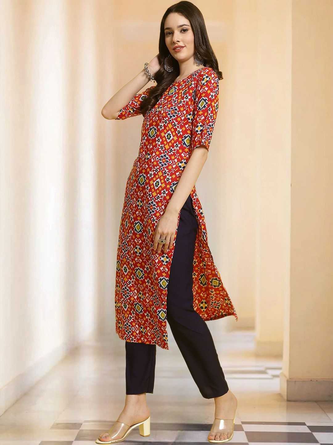 

7Threads Ethnic Motif Printed Round Neck Straight Kurta With Trousers, Red