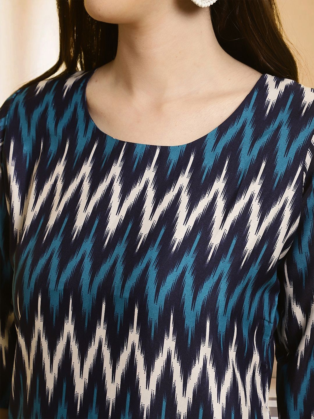 

7Threads Chevron Printed Round Neck Straight Kurta With Trousers, Black