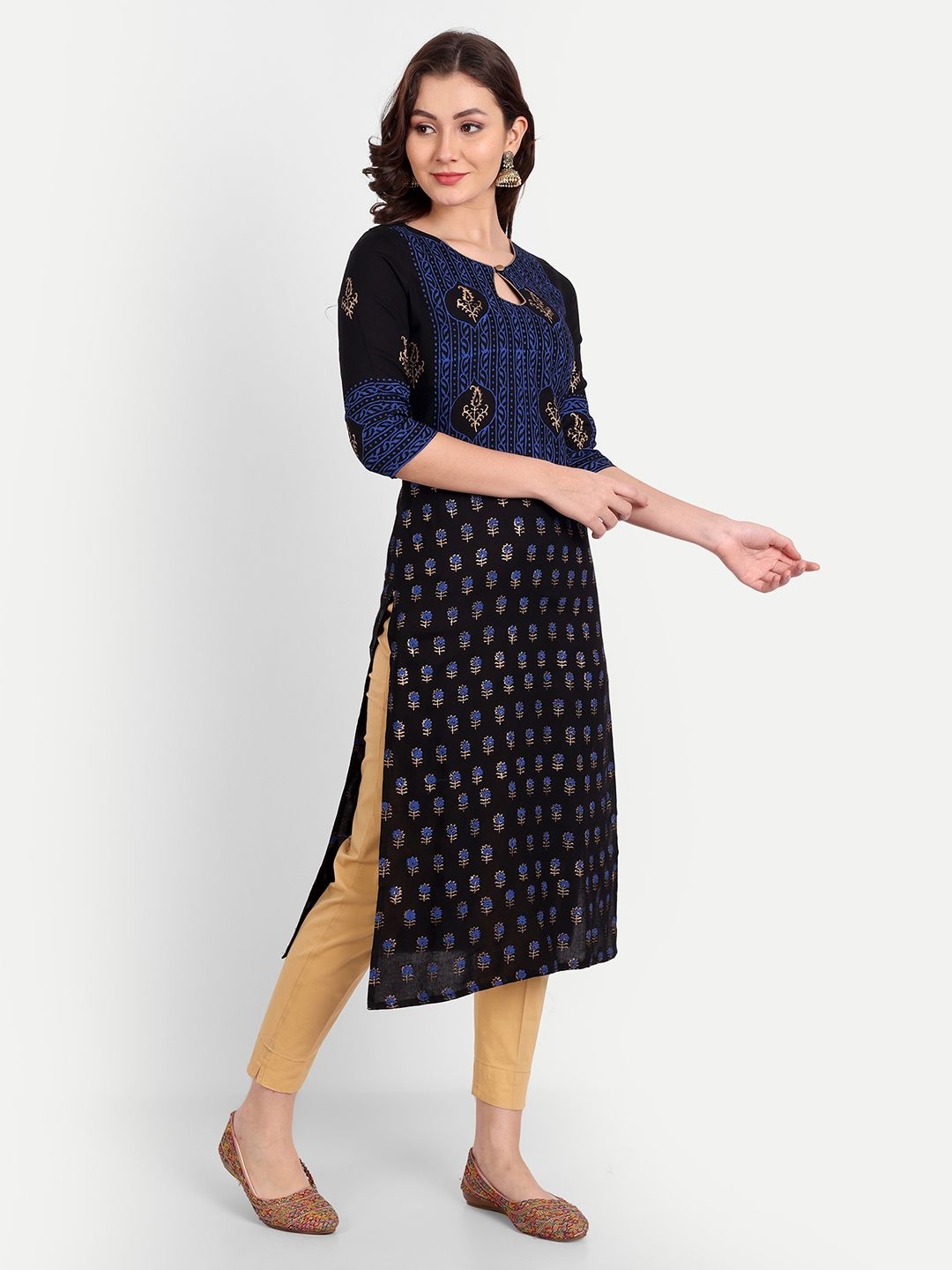 

Brownverse Floral Block Printed Keyhole Neck Cotton Straight Kurta, Black