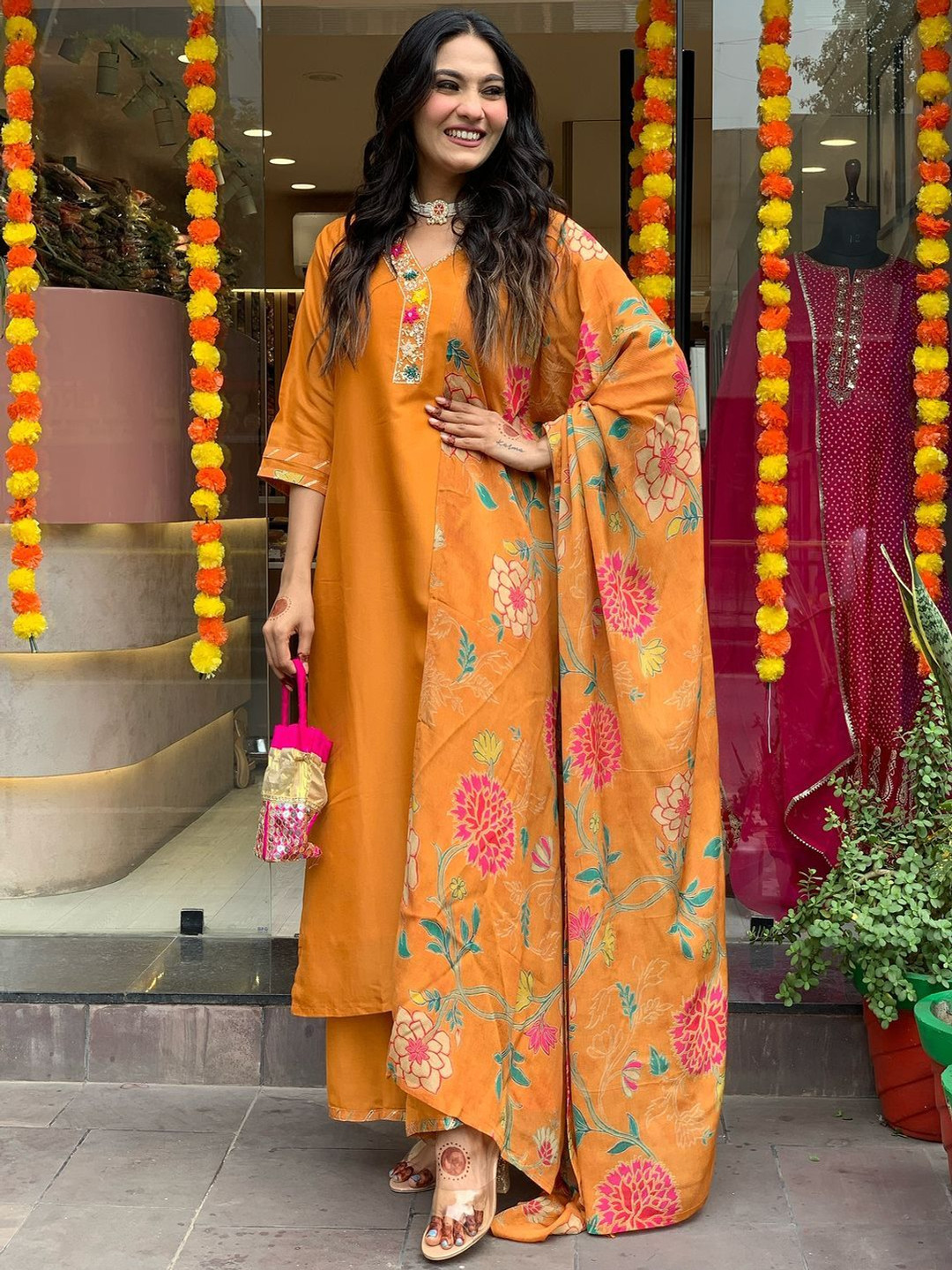 

DIVASTRI Floral Embroidered Straight Kurta With Trousers And Dupatta, Orange
