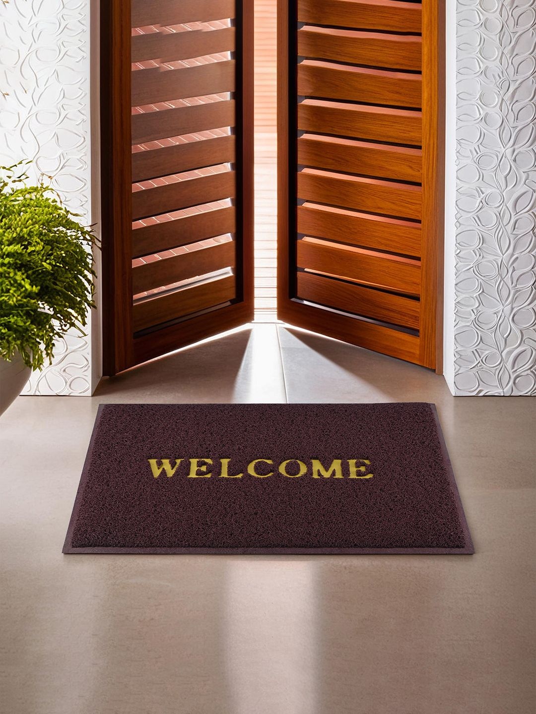 

Kuber Industries Maroon & Yellow Applique Anti-Skid Rubber Doormat