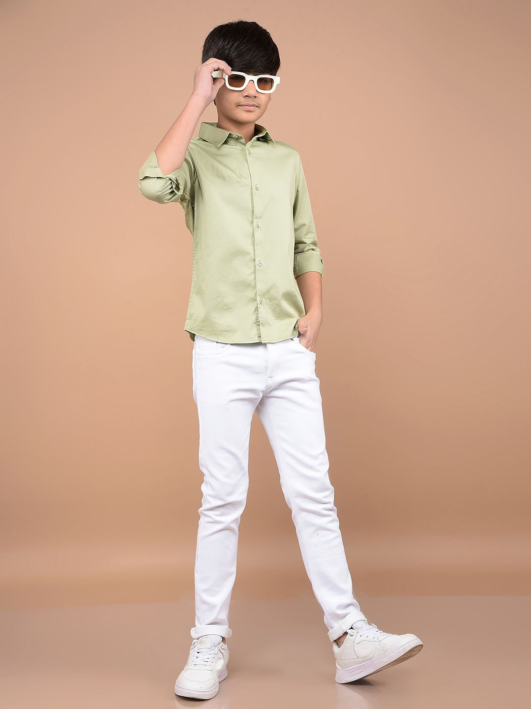 

Crimsoune Club Boys Classic Slim Fit Spread Collar Solid Cotton Casual Shirt, Green