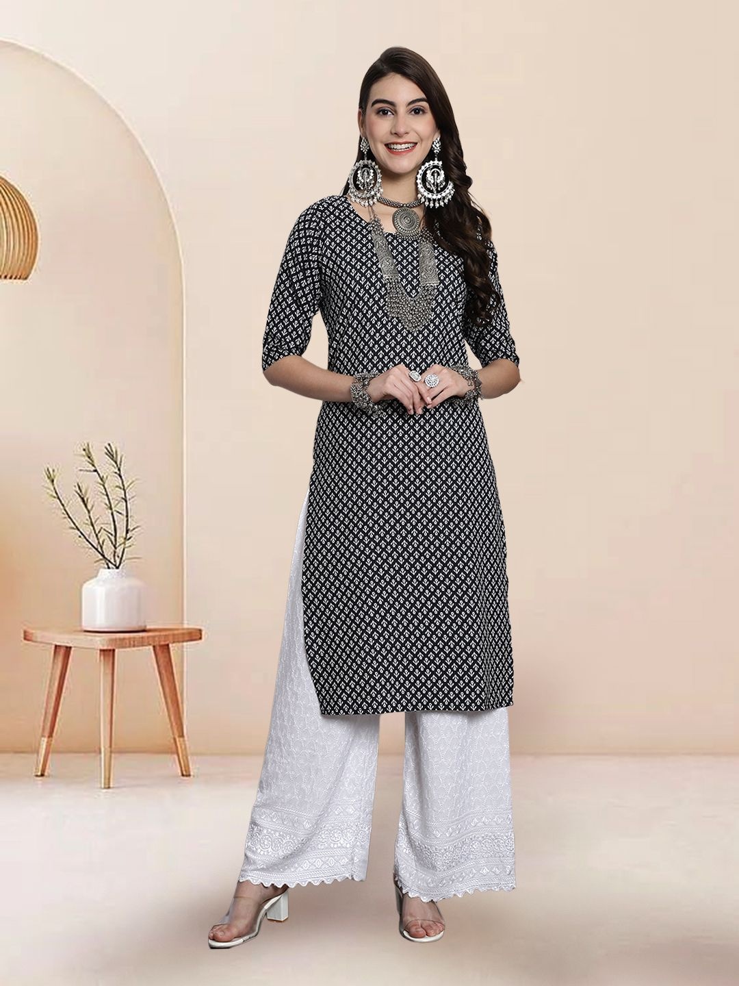 

7Threads Selection Of 3 Floral Printed Round Neck Straight Kurtas, Black