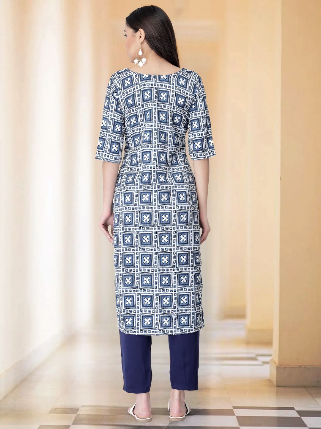 

7Threads Geometric Printed Round Neck Kurta With Trouser, Blue