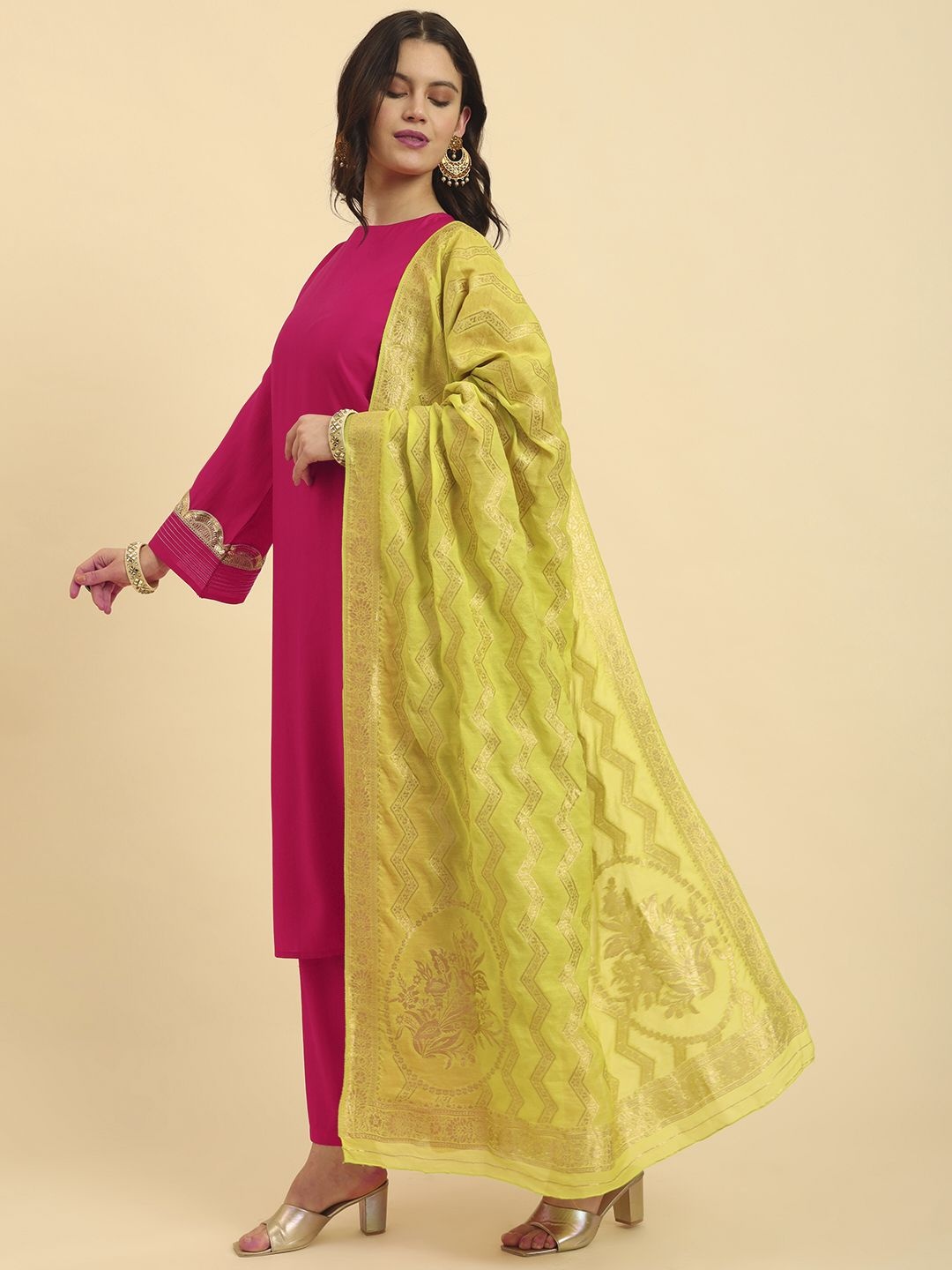 

Yufta Scalloped Sequinned Round Neck Straight Kurta With Palazzo And Dupatta, Pink
