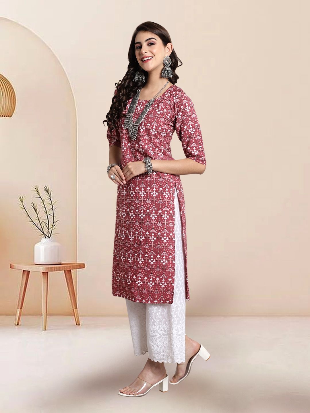 

7Threads Selection of 5 Ethnic Motifs Printed Round Neck Straight Kurtas, Red