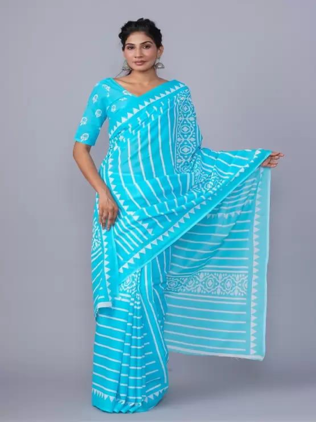 

TROPWEAR Striped Pure Cotton Block Print Saree, Blue