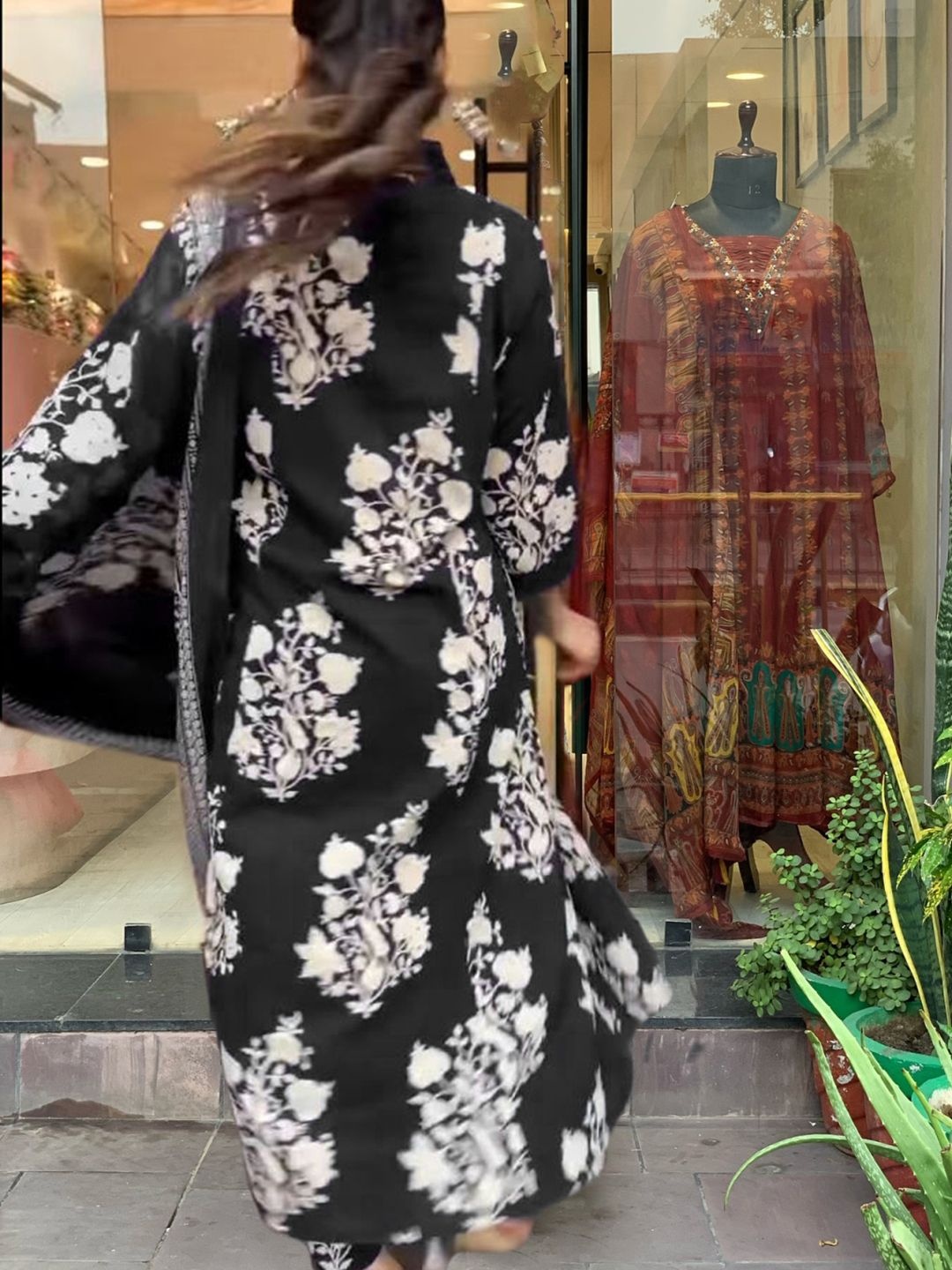 

BAESD Floral Printed V-Neck Pure Cotton Anarkali Kurta With Palazzo & Dupatta, Black