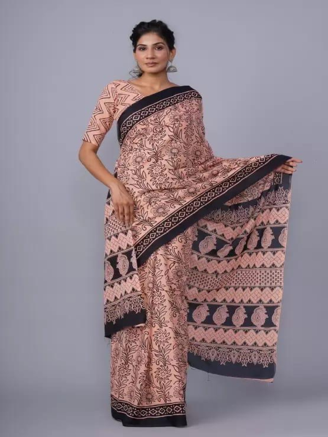 

TROPWEAR Ethnic Motifs Pure Cotton Block Print Saree, Peach