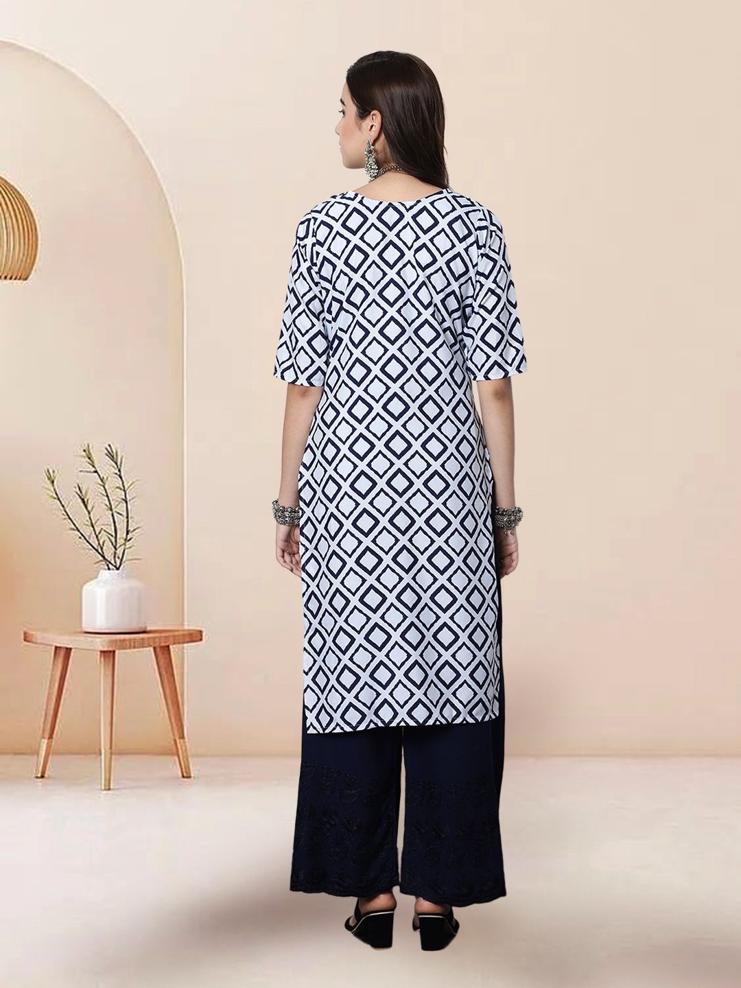 

7Threads Selection Of 6 Geometric Printed Round Neck Kurtas, White