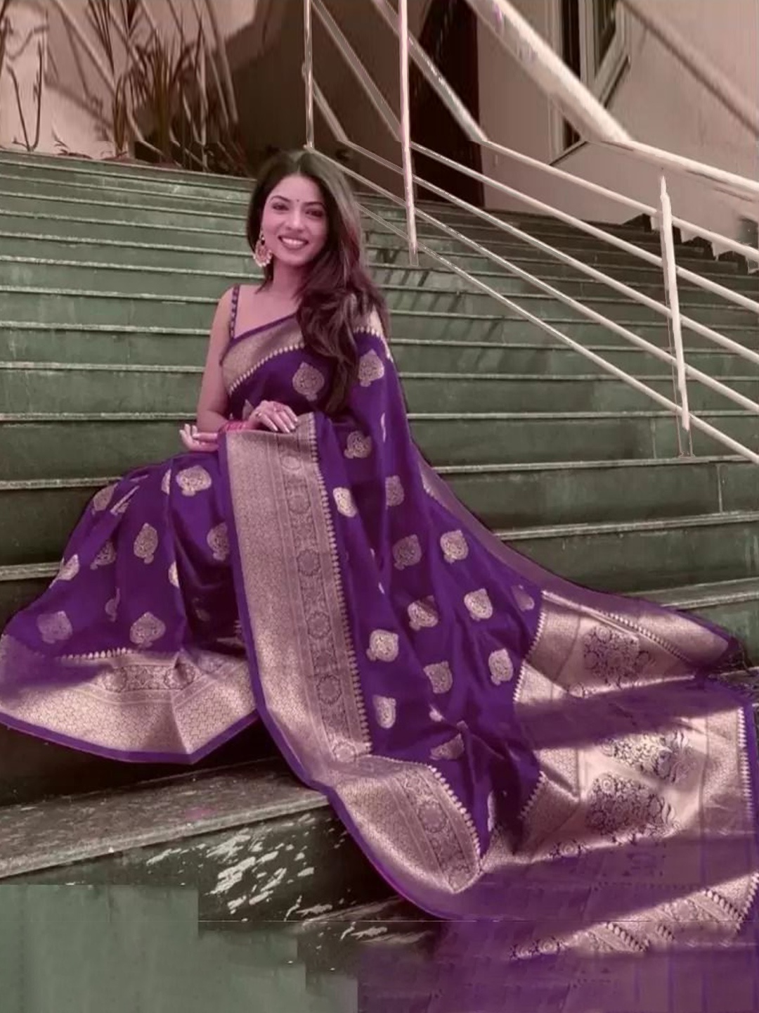 

SAADHVI Woven Design Zari Pure Silk Kanjeevaram Saree, Purple