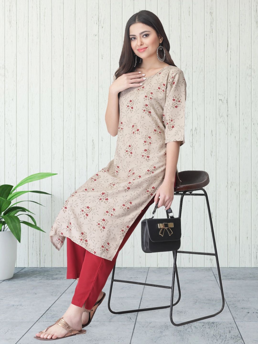 

7Threads Floral Printed Round Neck Straight Kurta With Trouser, Beige