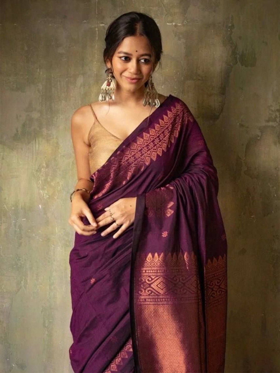 

Sitanjali Woven Design Zari Silk Blend Kanjeevaram Saree, Magenta