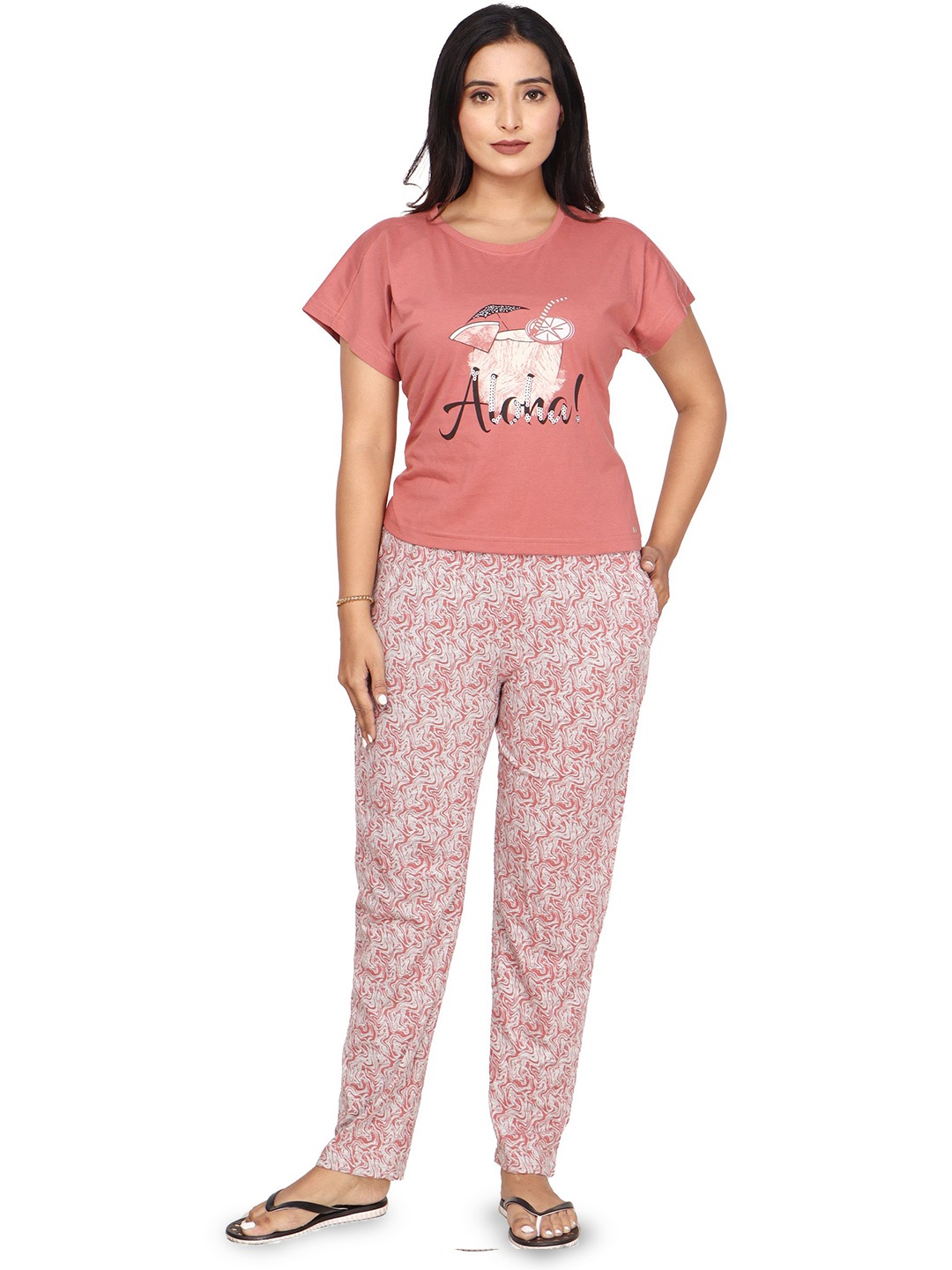 

CLINT Graphic Printed Round Neck T-Shirt With Pyjama, Peach