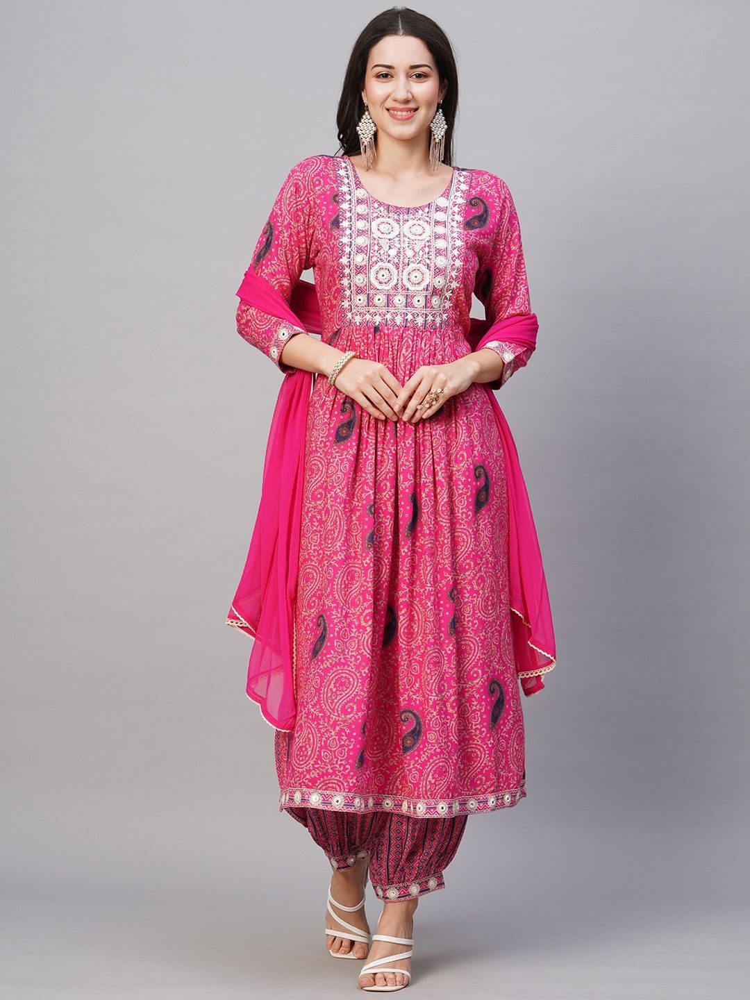 

Moda Rapido Paisley Printed Thread Work A-Line Pure Cotton Kurta With Salwar And Dupatta, Pink