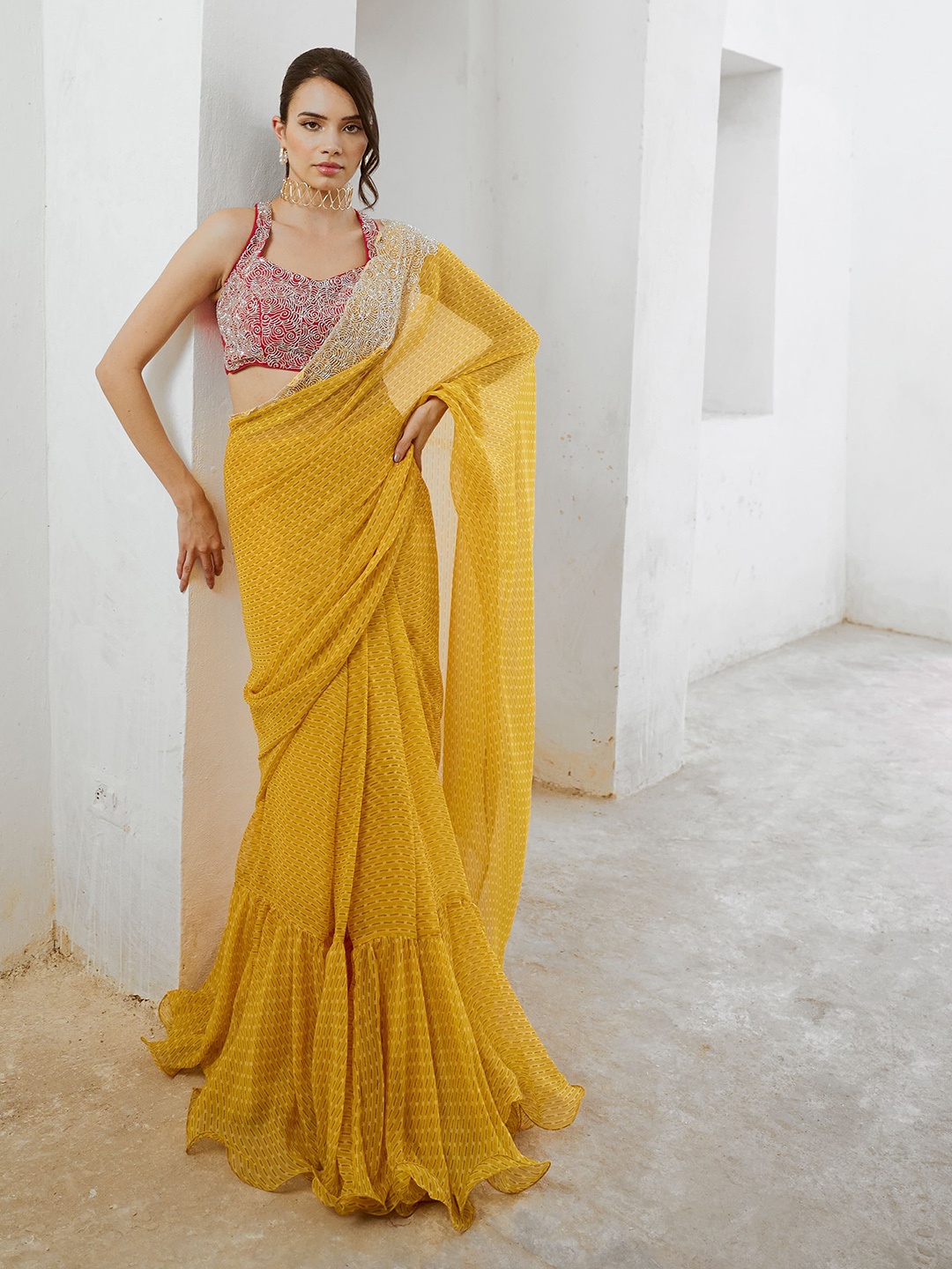 

Pallavi Jaipur Silk Blend Saree, Mustard
