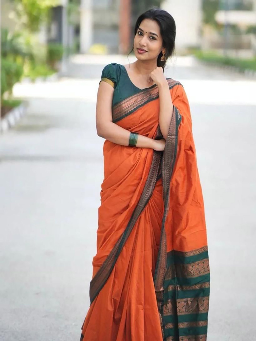 

BerMondsey Zari Silk Blend Banarasi Saree, Orange