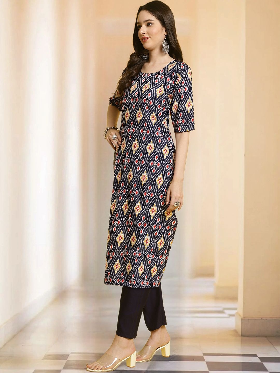 

7Threads Women Ethnic Motifs Printed Regular Straight Kurta with Trousers, Navy blue