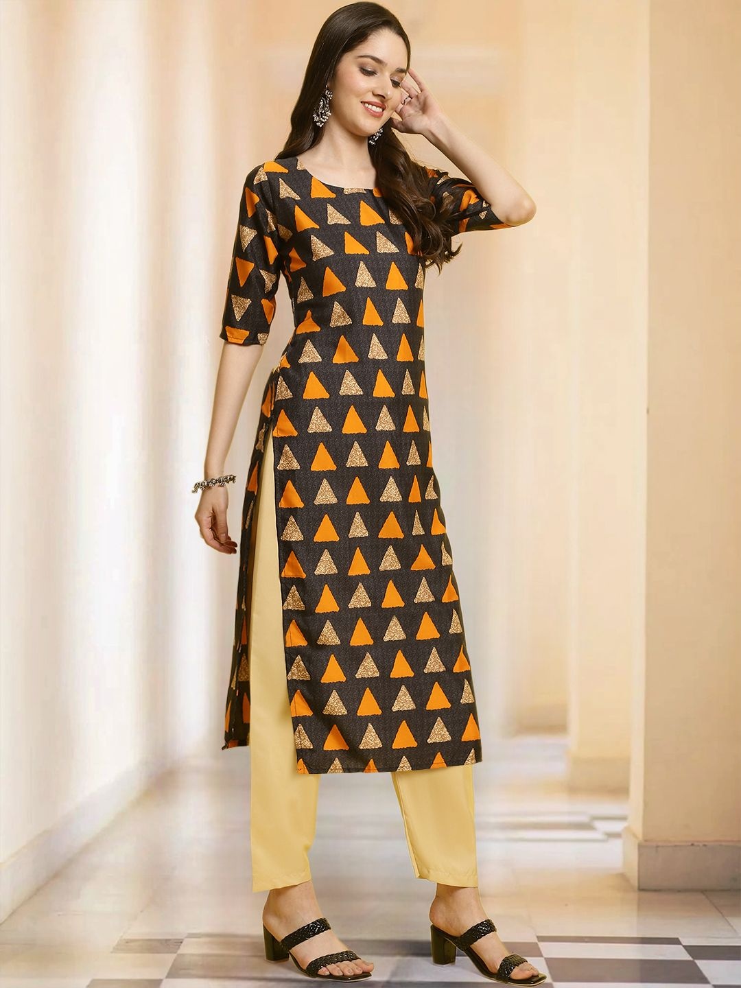 

7Threads Geometric Printed Round Neck Straight Kurta With Trouser, Black