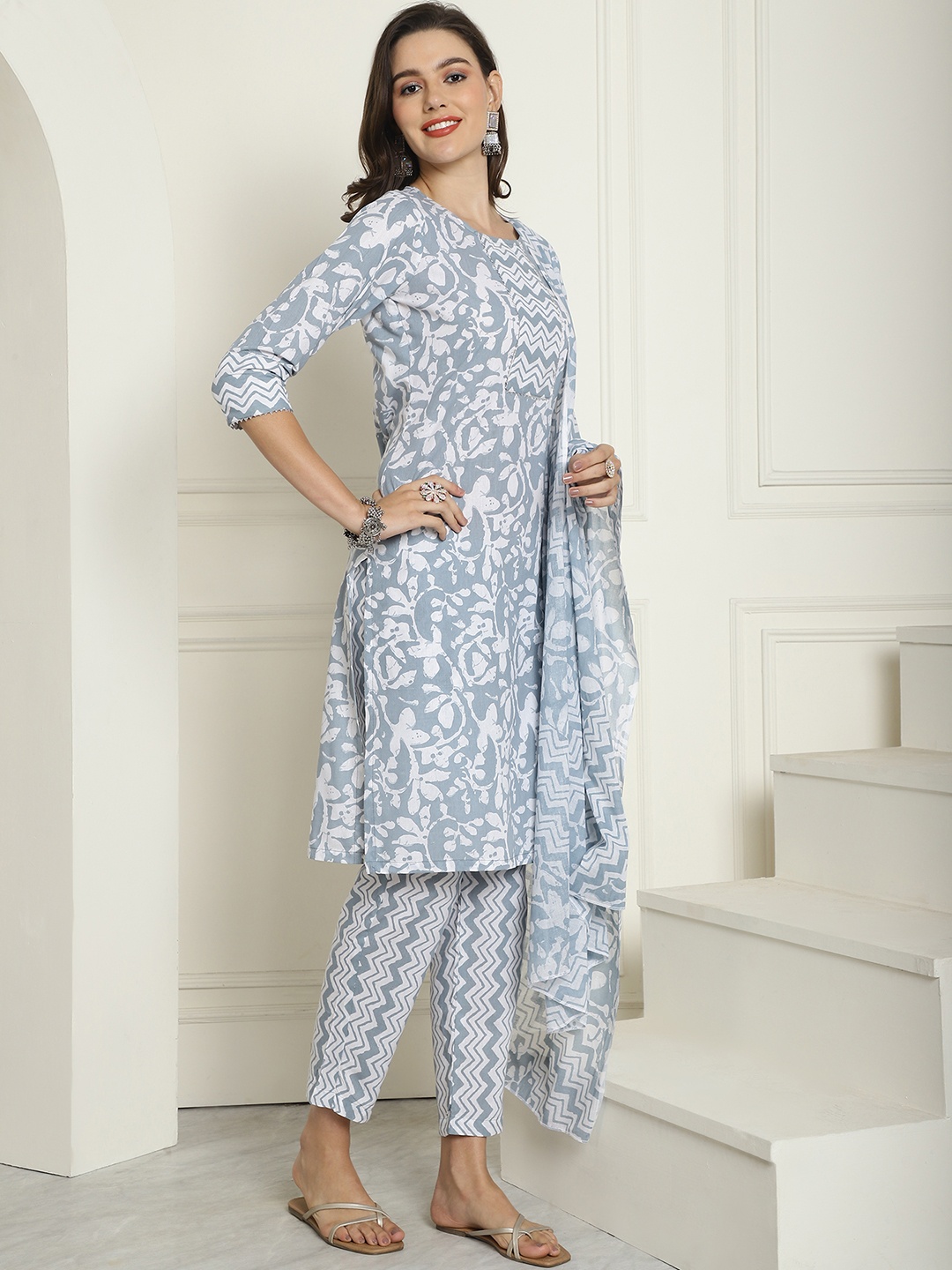 

Anouk Women Floral Printed Regular Gotta Patti Pure Cotton Kurta with Trousers & With Dupatta, Grey