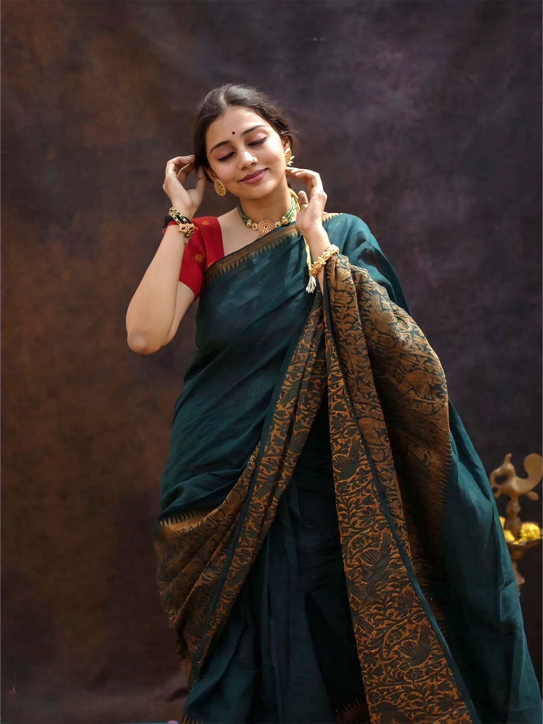 

Fashion Ritmo Zari Pure Silk Saree, Green