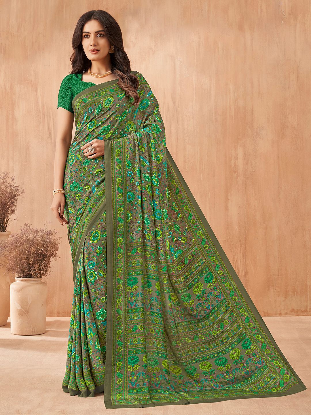 

Panzora Floral Poly Crepe Saree, Green